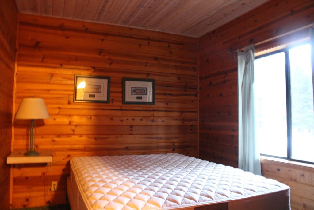 Twin Lakes Resort Bridgeport Szoba fotó