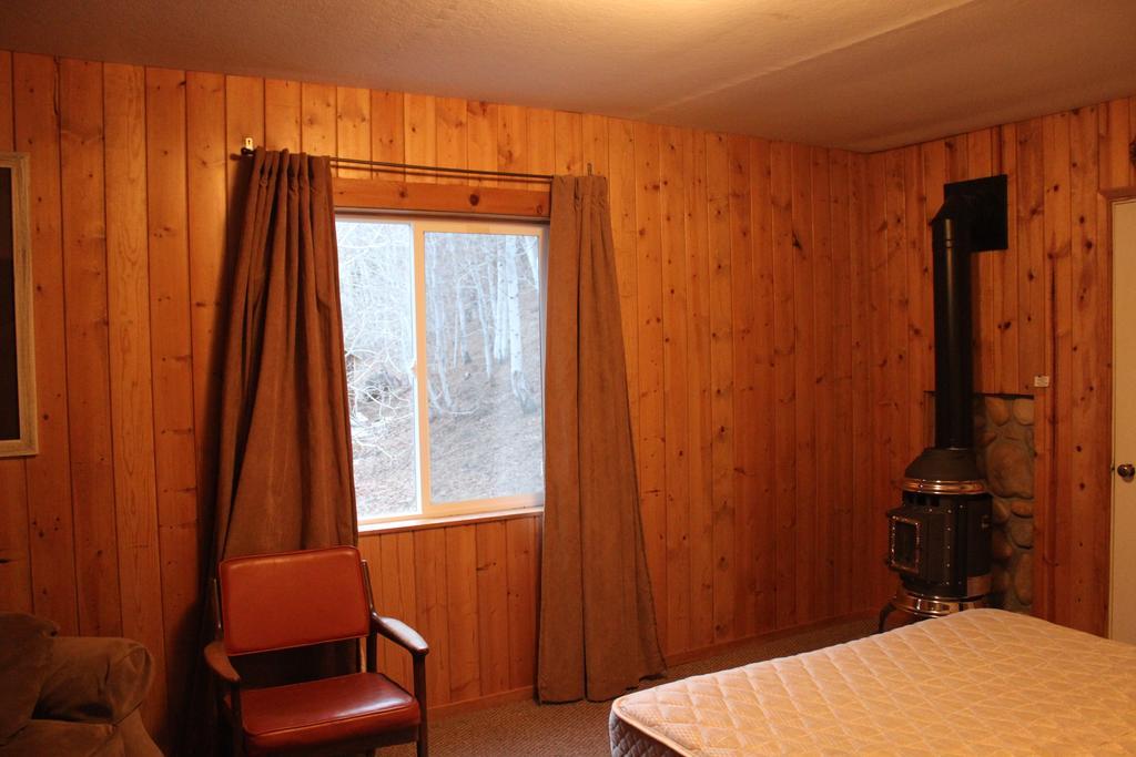Twin Lakes Resort Bridgeport Szoba fotó